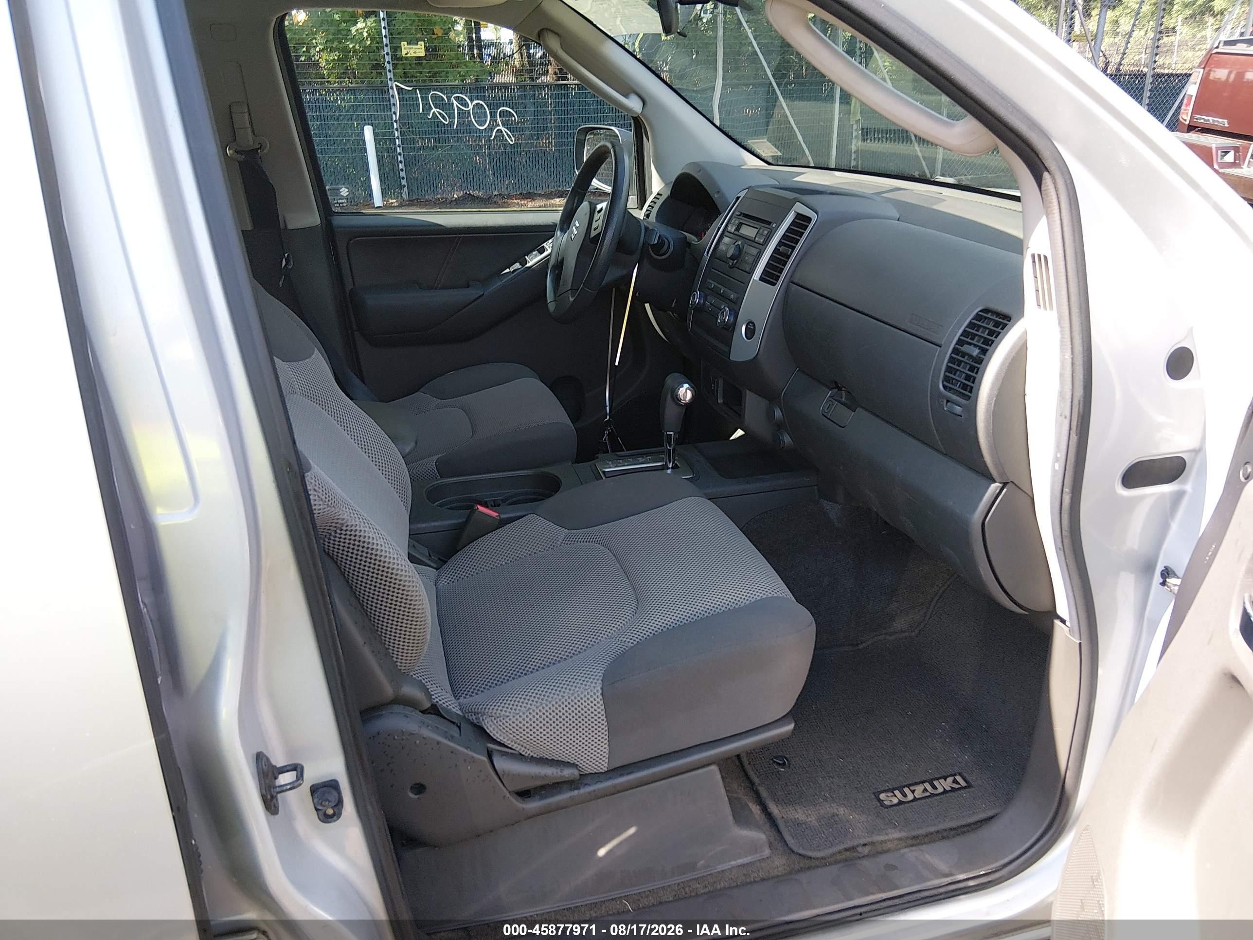 2010 Suzuki Equator Sport Silver vin: 5Z61D0ER5AC432634