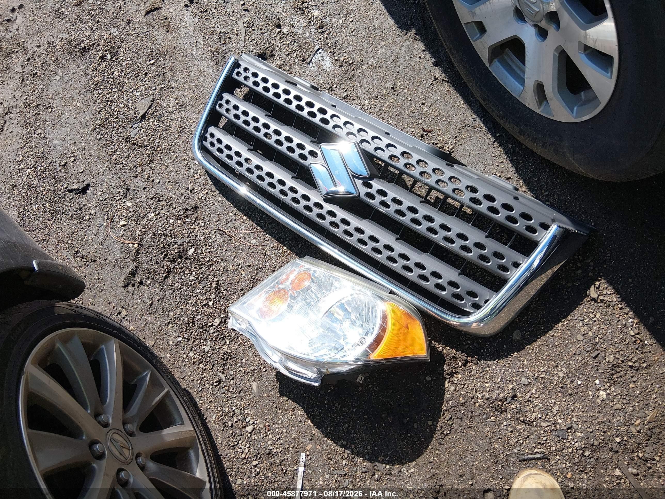 2010 Suzuki Equator Sport Silver vin: 5Z61D0ER5AC432634