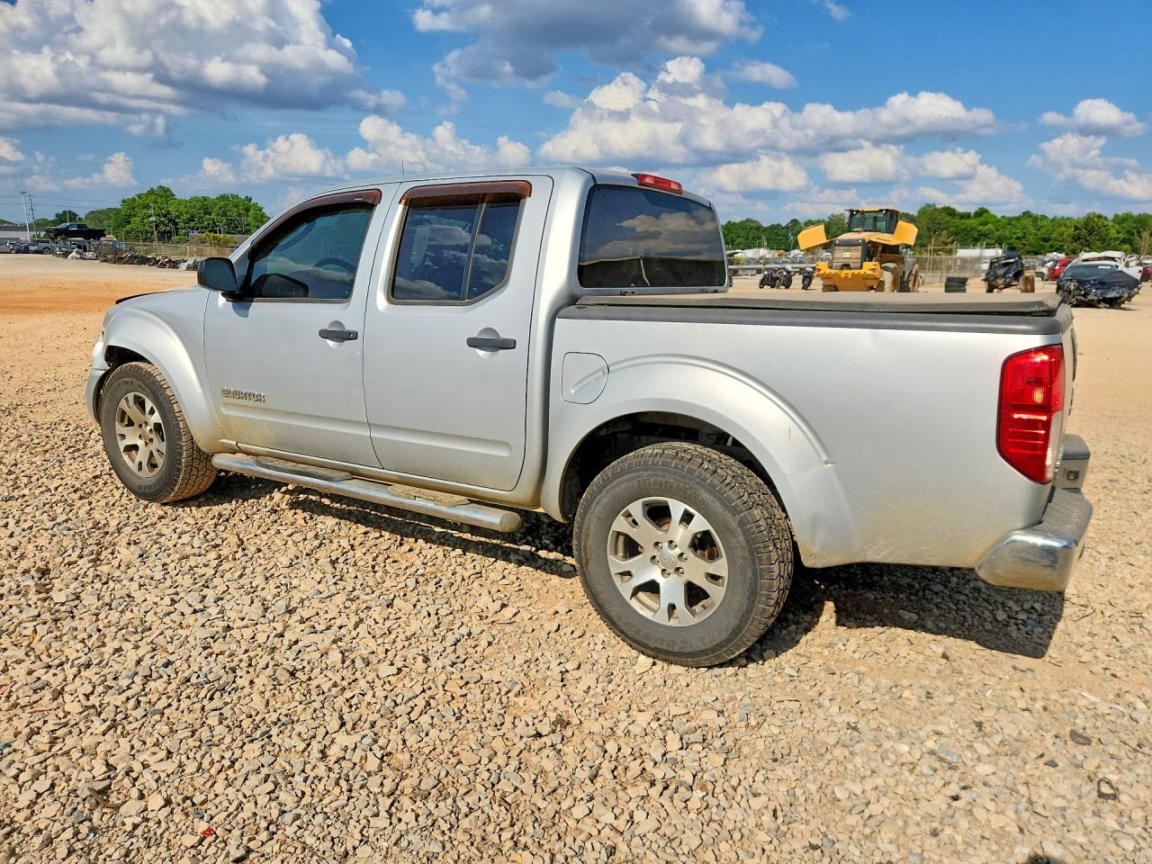 2011 Suzuki Equator Sport Silver vin: 5Z61D0ER9BC426398