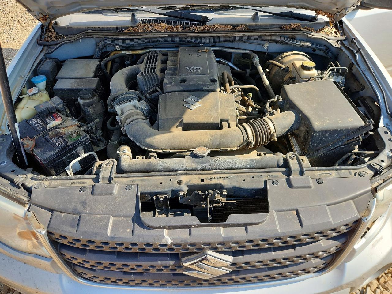 2011 Suzuki Equator Sport Silver vin: 5Z61D0ER9BC426398