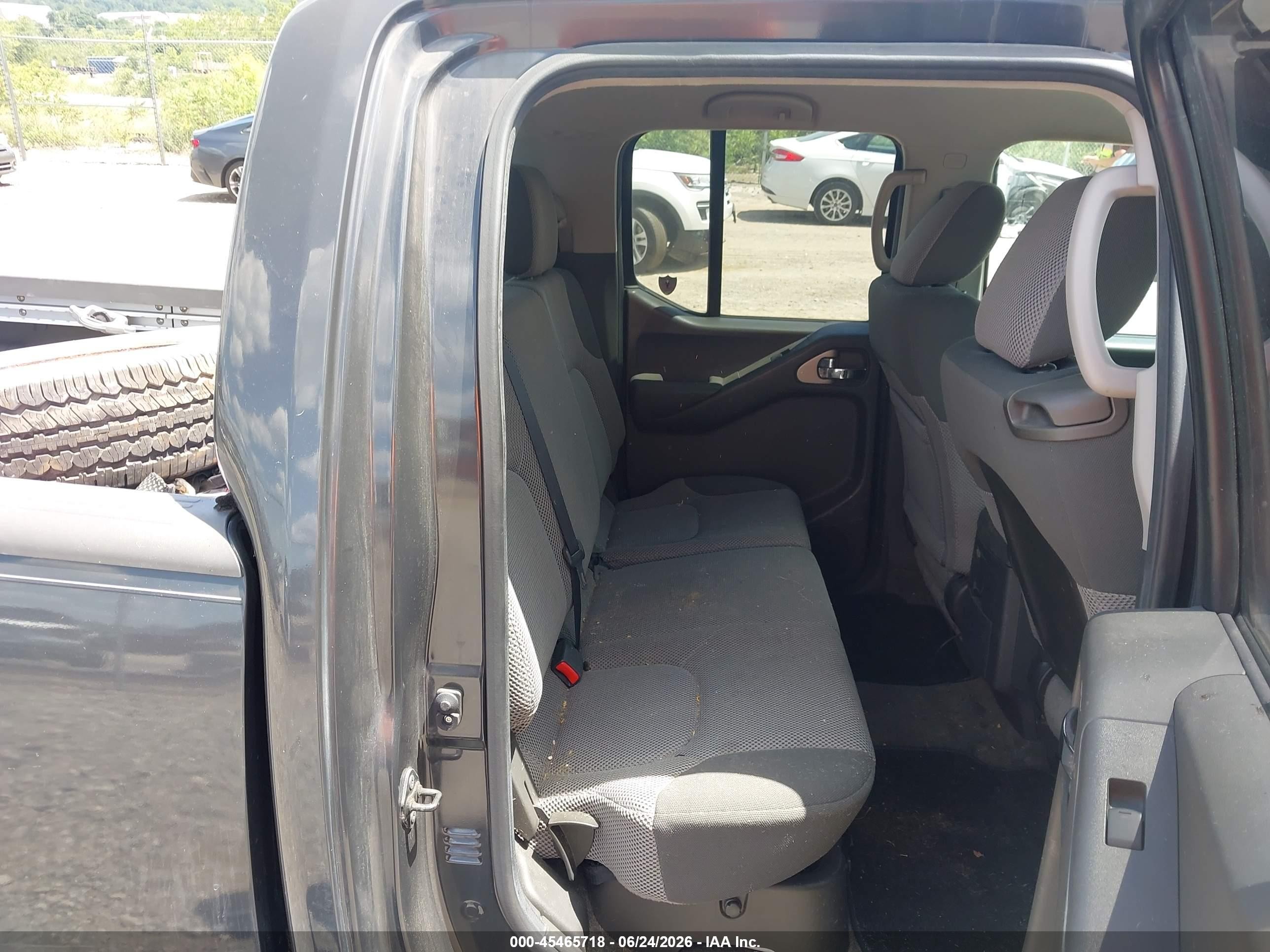 2010 Suzuki Equator Sport Gray vin: 5Z61D0FVXAC422497
