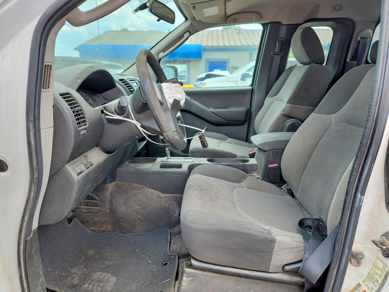 2010 Suzuki Equator Base Белый vin: 5Z62D0CT2AC429354
