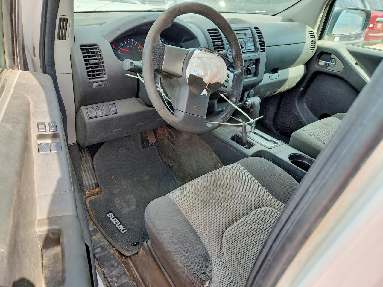 2010 Suzuki Equator Base Белый vin: 5Z62D0CT2AC429354