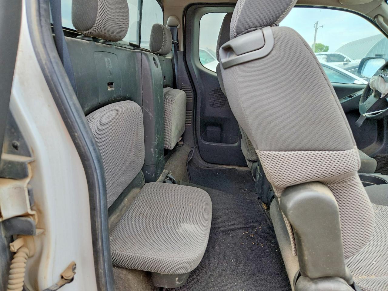 2010 Suzuki Equator Base Белый vin: 5Z62D0CT2AC429354