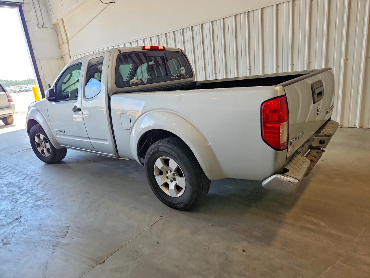 2010 Suzuki Equator Silver vin: 5Z62D0CT3AC421876