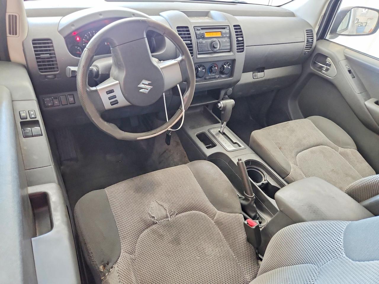 2010 Suzuki Equator Silver vin: 5Z62D0CT3AC421876