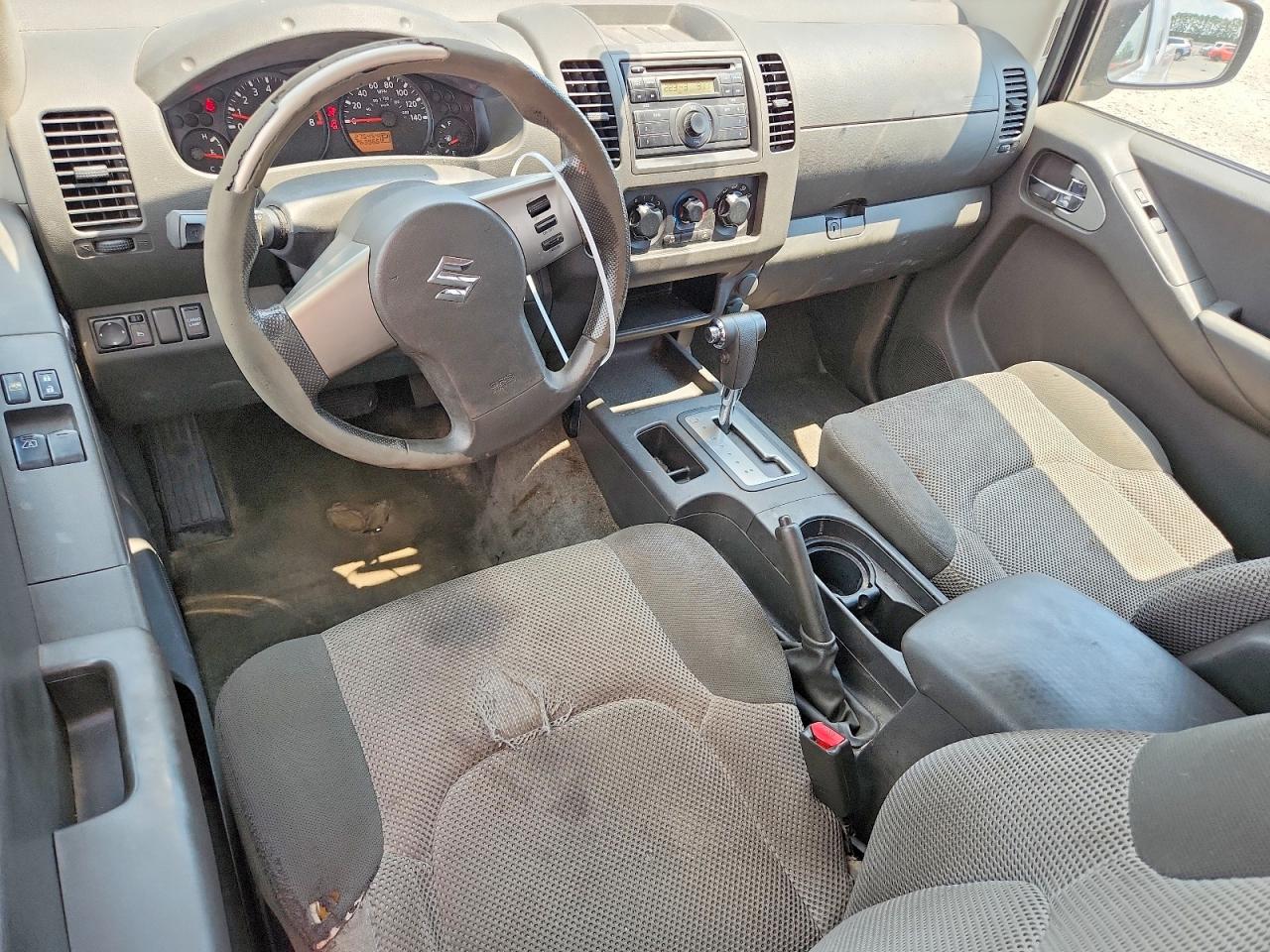 2010 Suzuki Equator Silver vin: 5Z62D0CT3AC421876