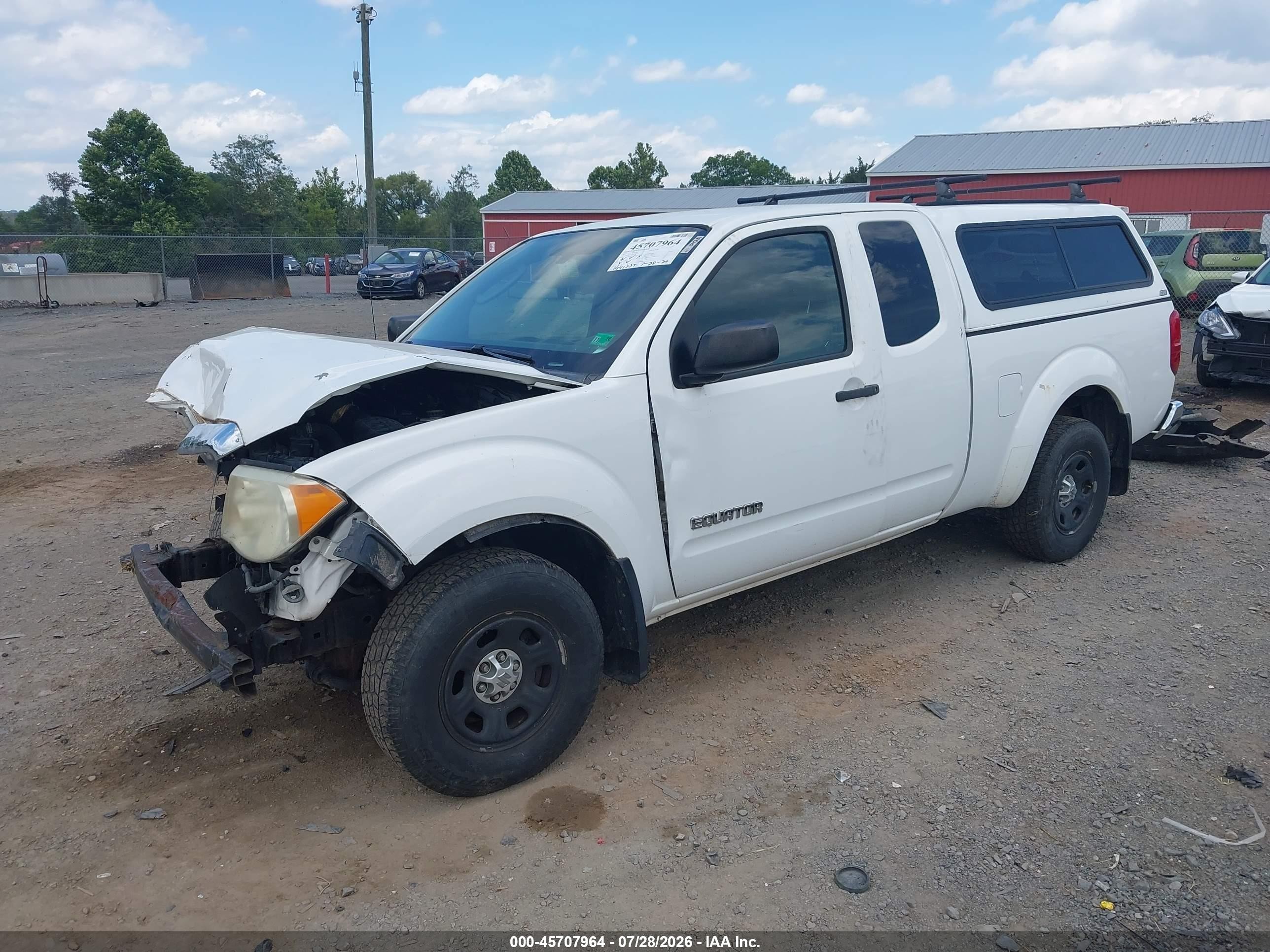 2011 Suzuki Equator   White vin: 5Z62D0CT7BC409649
