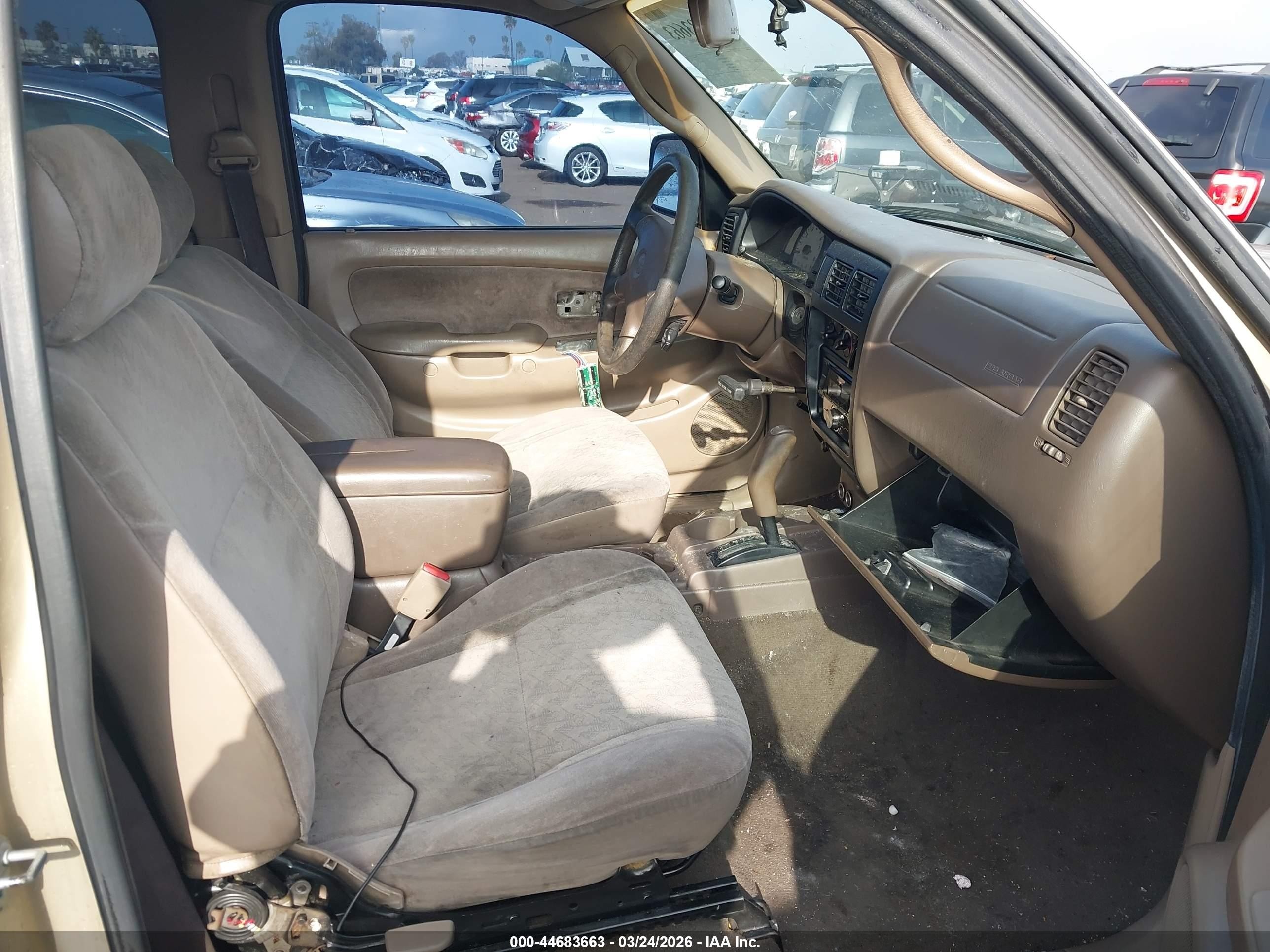 2003 Toyota Tacoma Prerunner V6 Золотой vin: 5tegn92n73z153248
