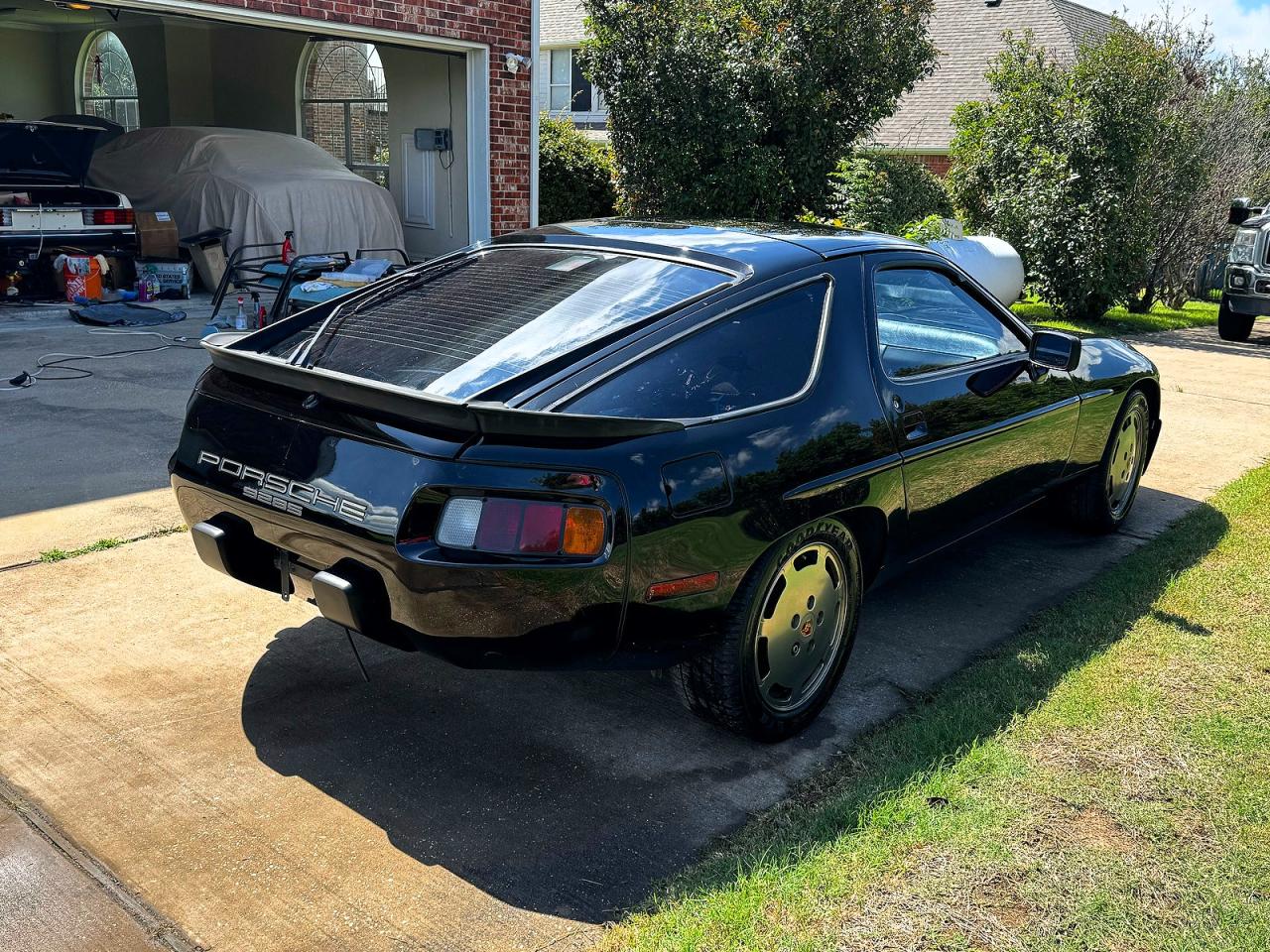 1986 Porsche 928 S Black vin: WP0JB0924GS861862