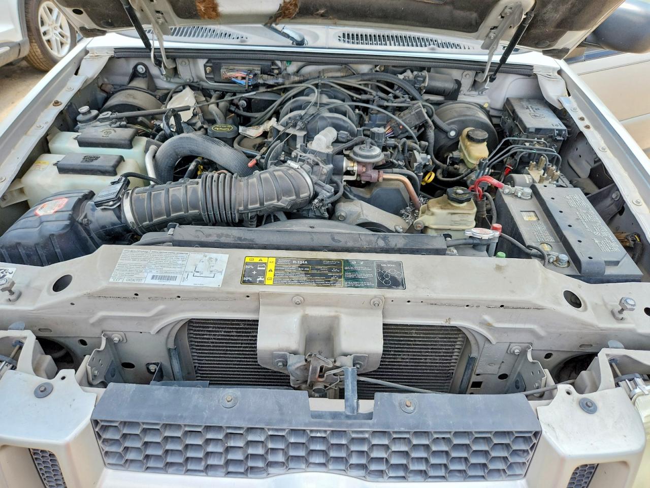 2003 Ford Explorer Sport Серебряный vin: 1FMYU60EX3UA95391