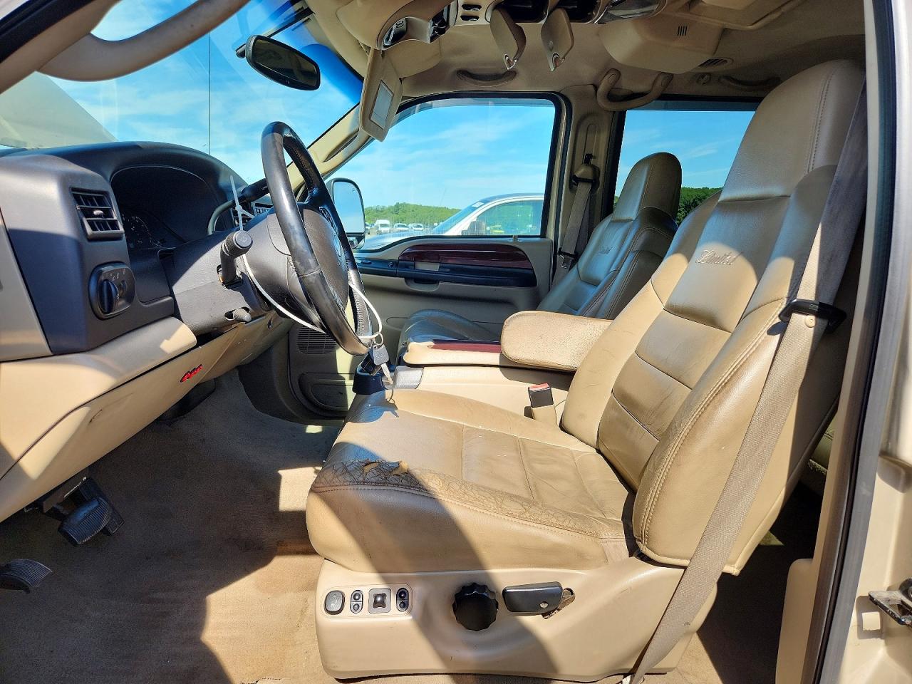 2005 Ford Excursion Limited Tan vin: 1FMNU43S75EA74181