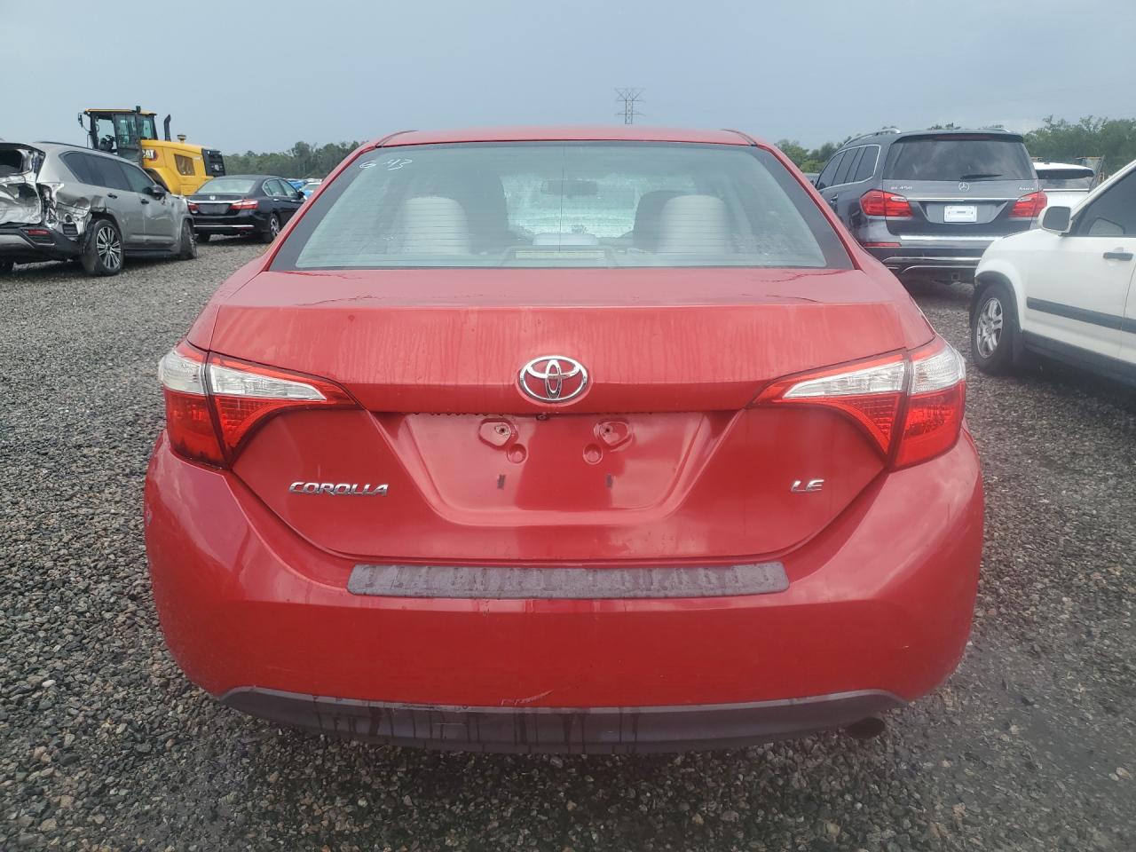 2015 Toyota Corolla Le Red vin: 5YFBURHE7FP257804