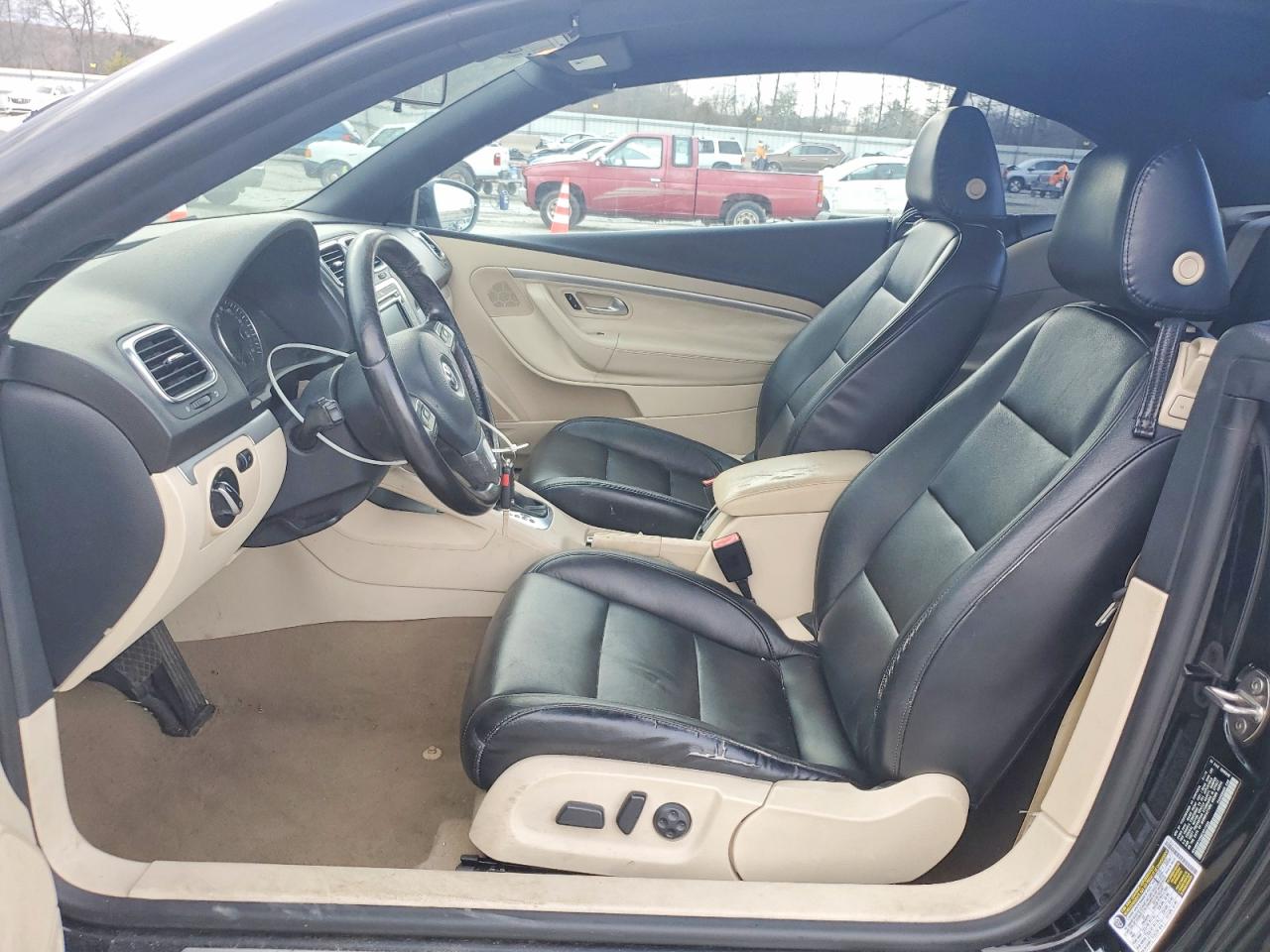 2012 Volkswagen Eos Komfort Black vin: WVWBW7AH0CV017330