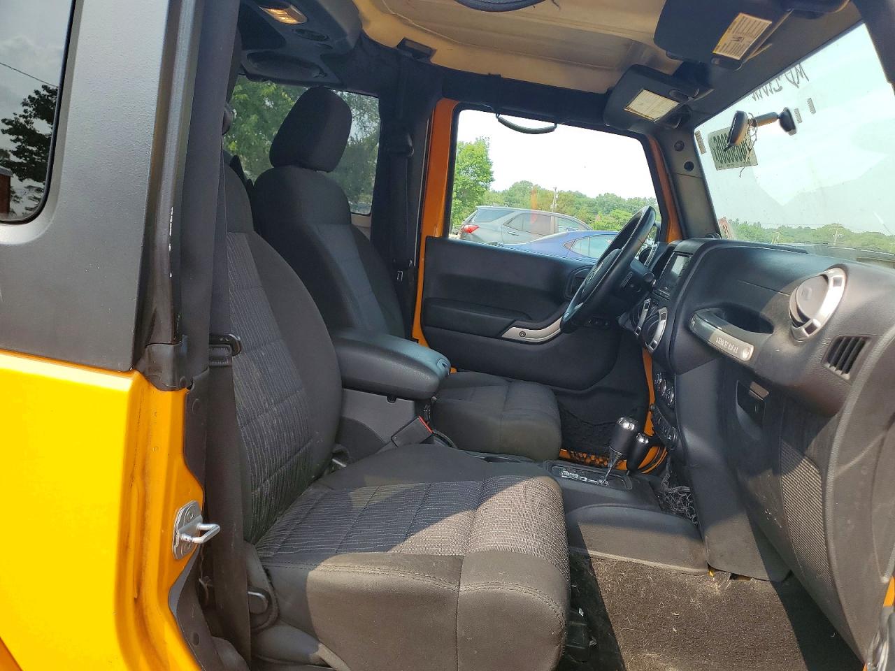 2012 Jeep Wrangler Sahara Orange vin: 1C4AJWBG2CL152864