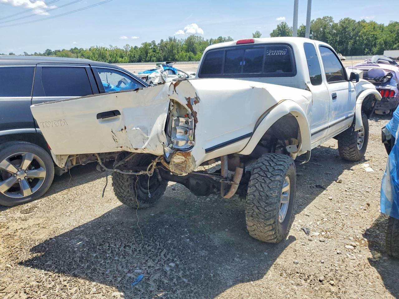 1999 Toyota Tacoma Xtracab White vin: 4TAWN72N5XZ556688