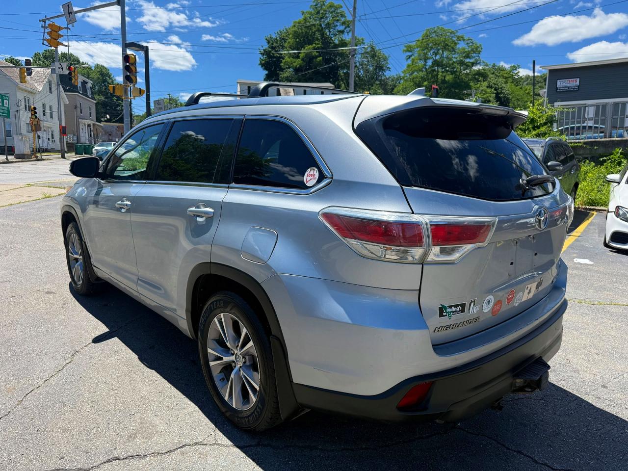 2015 Toyota Highlander Xle Silver vin: 5TDJKRFH3FS075698