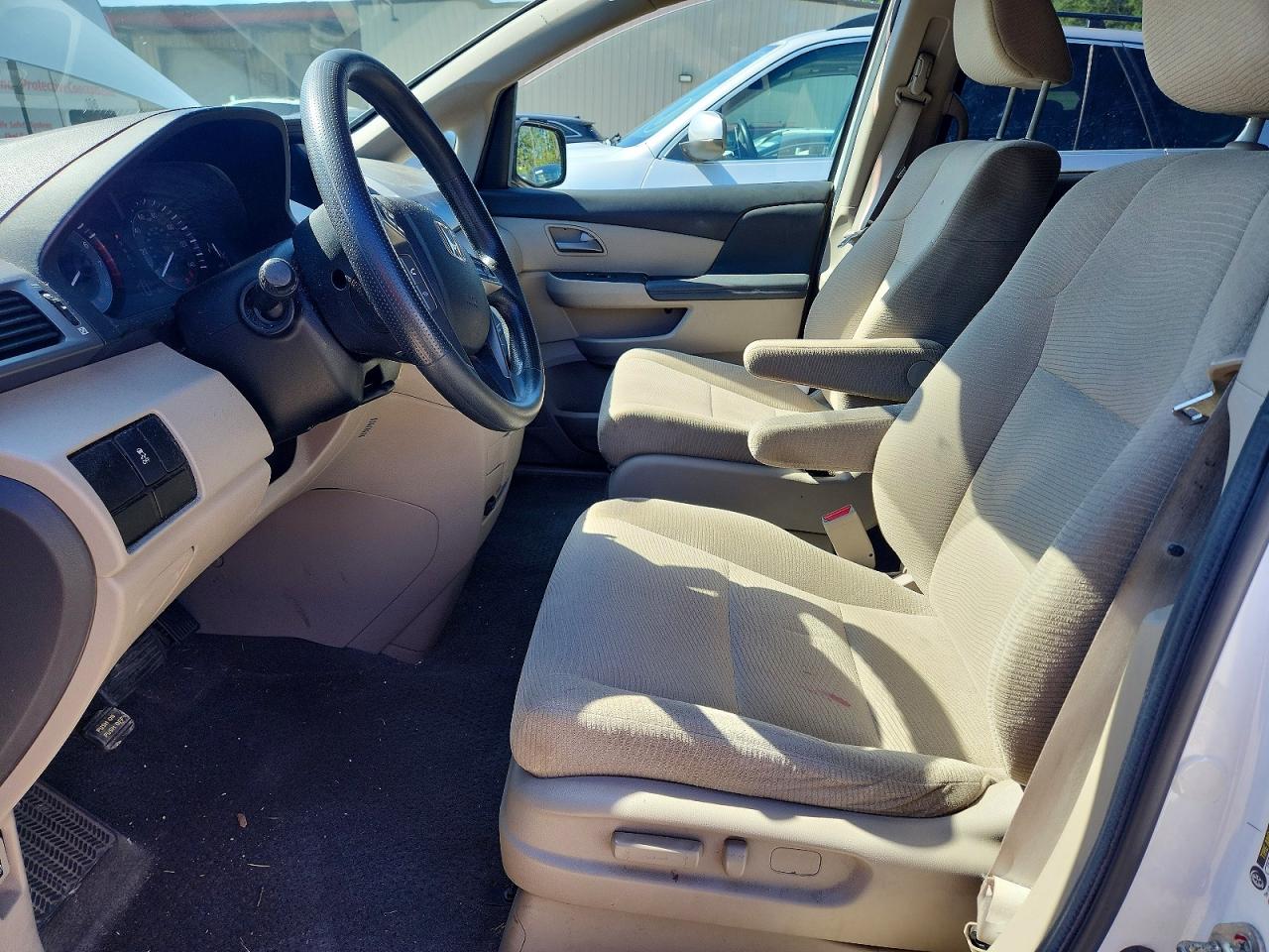 2013 Honda Odyssey Lx White vin: 5FNRL5H24DB071923