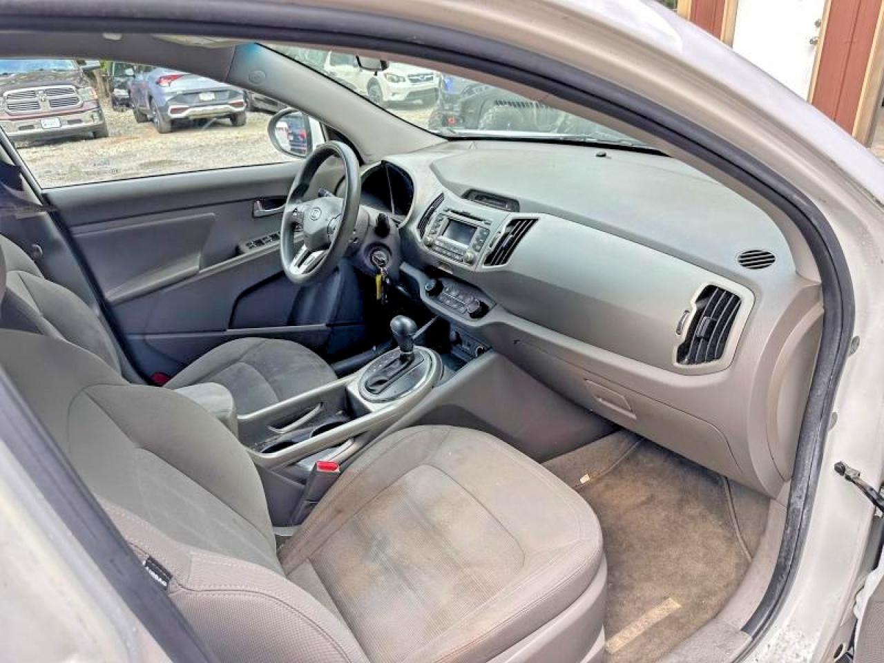 2011 Kia Sportage Lx Yellow vin: KNDPBCA2XB7098121