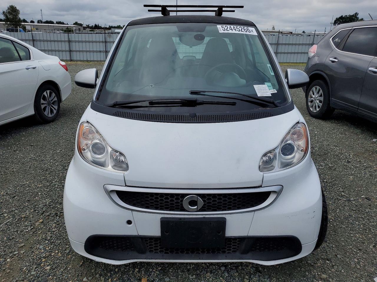 2015 Smart Fortwo Pure White vin: WMEEJ3BA1FK805658