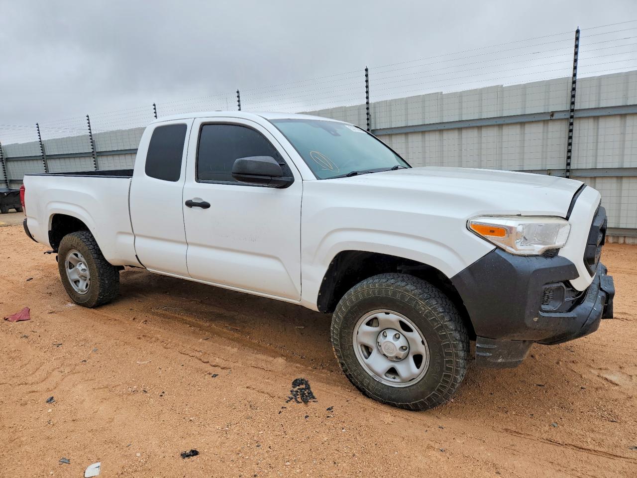 2020 Toyota Tacoma Sr Белый vin: 5TFSX5EN6LX071186