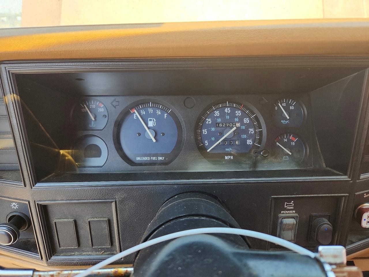 1988 Jeep Cherokee Tan vin: 1JCMR7819JT220507