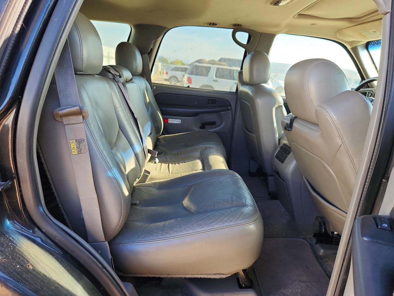 2003 Chevrolet Tahoe K1500 Gray vin: 1GNEK13T93R174233
