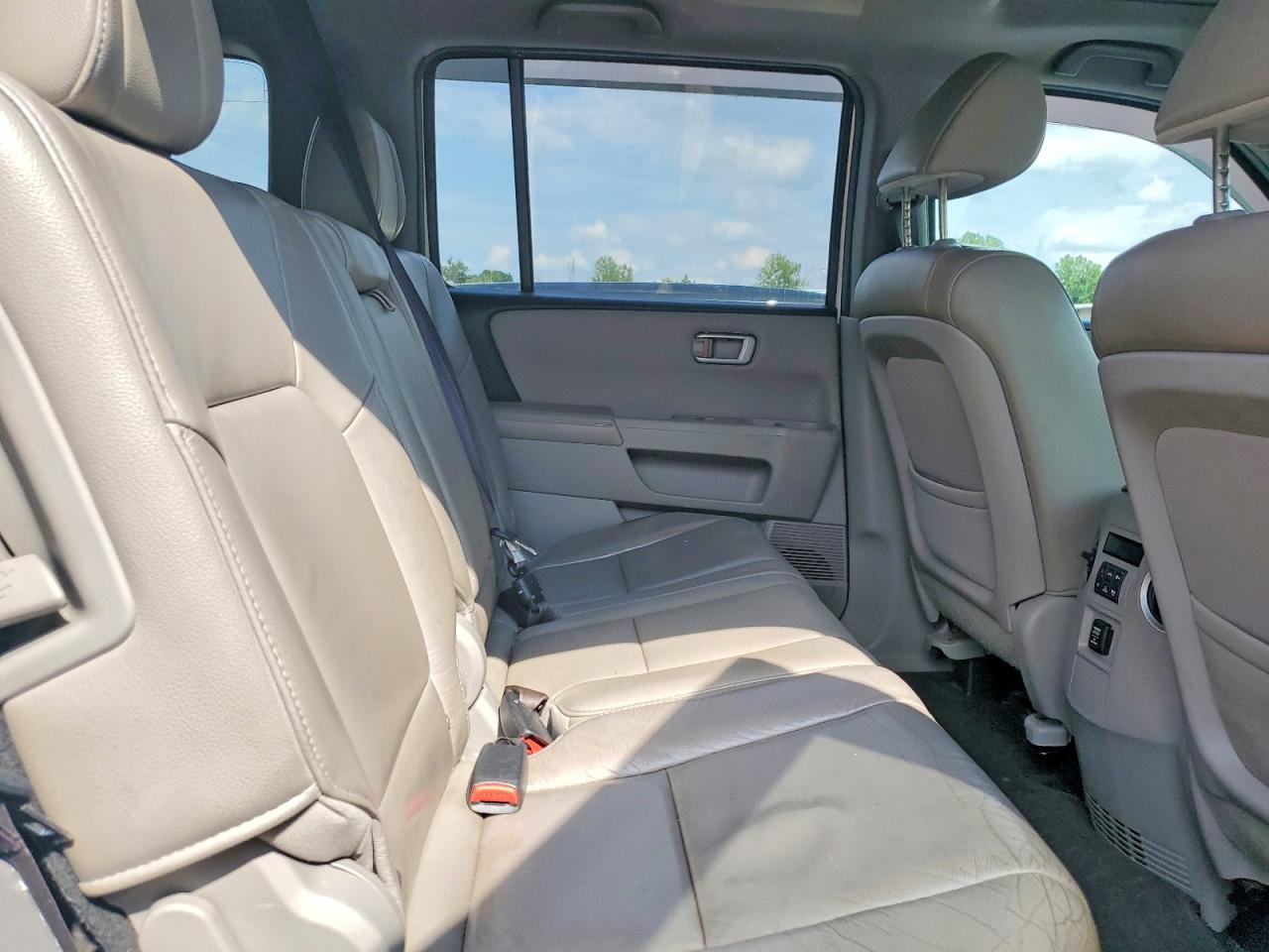 2012 Honda Pilot Exln White vin: 5FNYF4H79CB029304