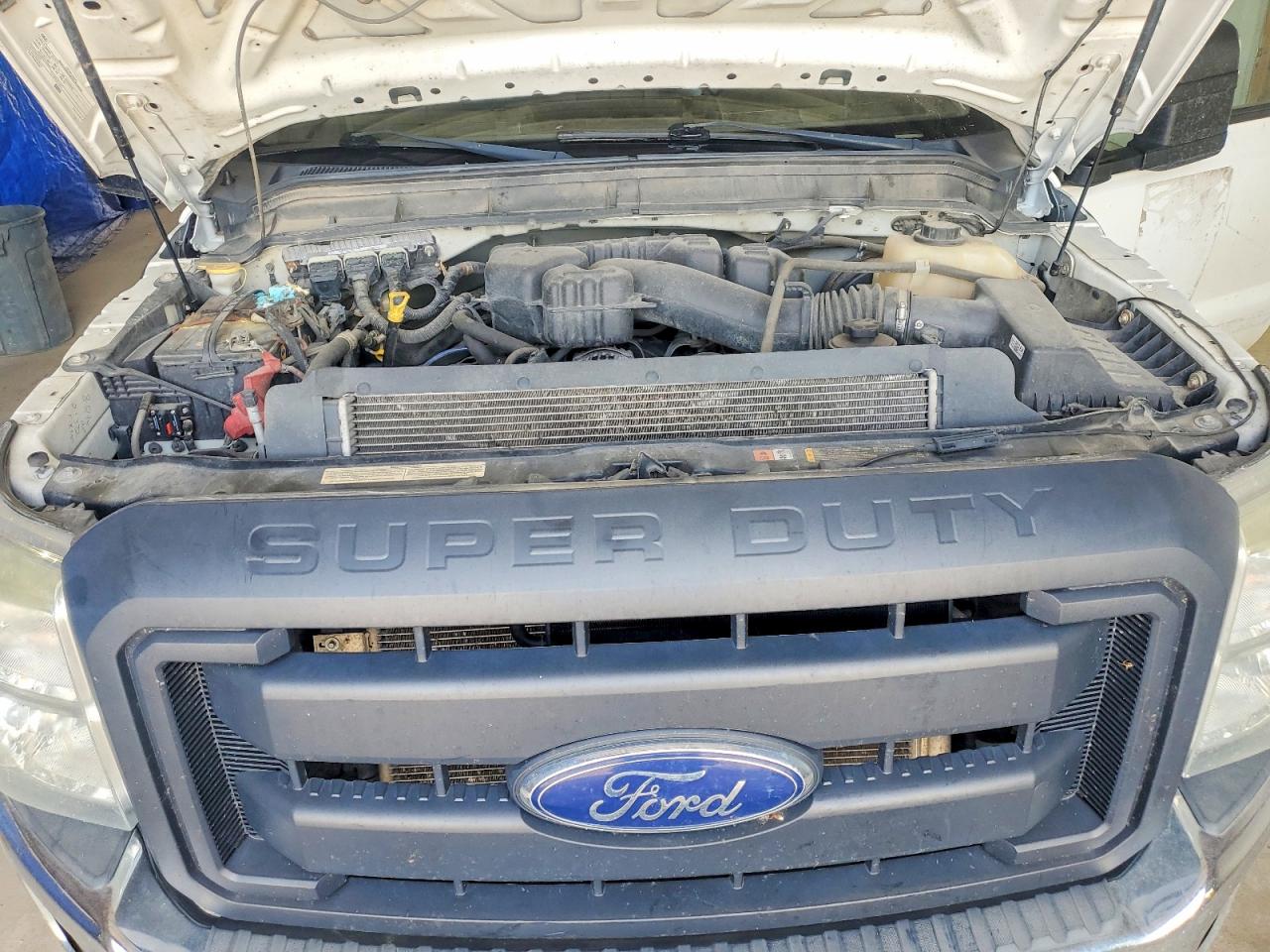 2015 Ford F250 Super Duty White vin: 1FT7X2B60FED10278
