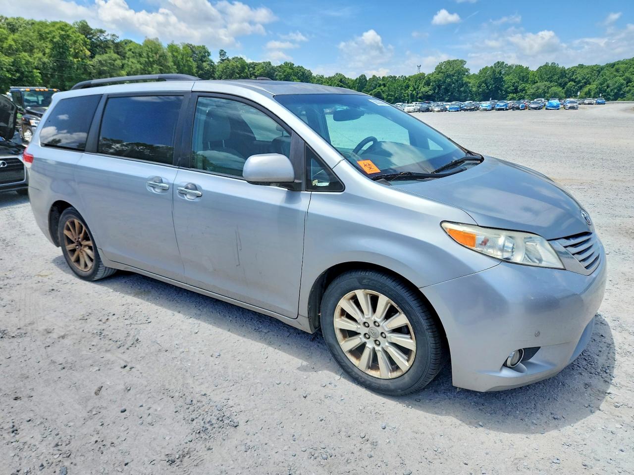 2011 Toyota Sienna Limited 7-passenger Silver vin: 5TDDK3DC1BS020016