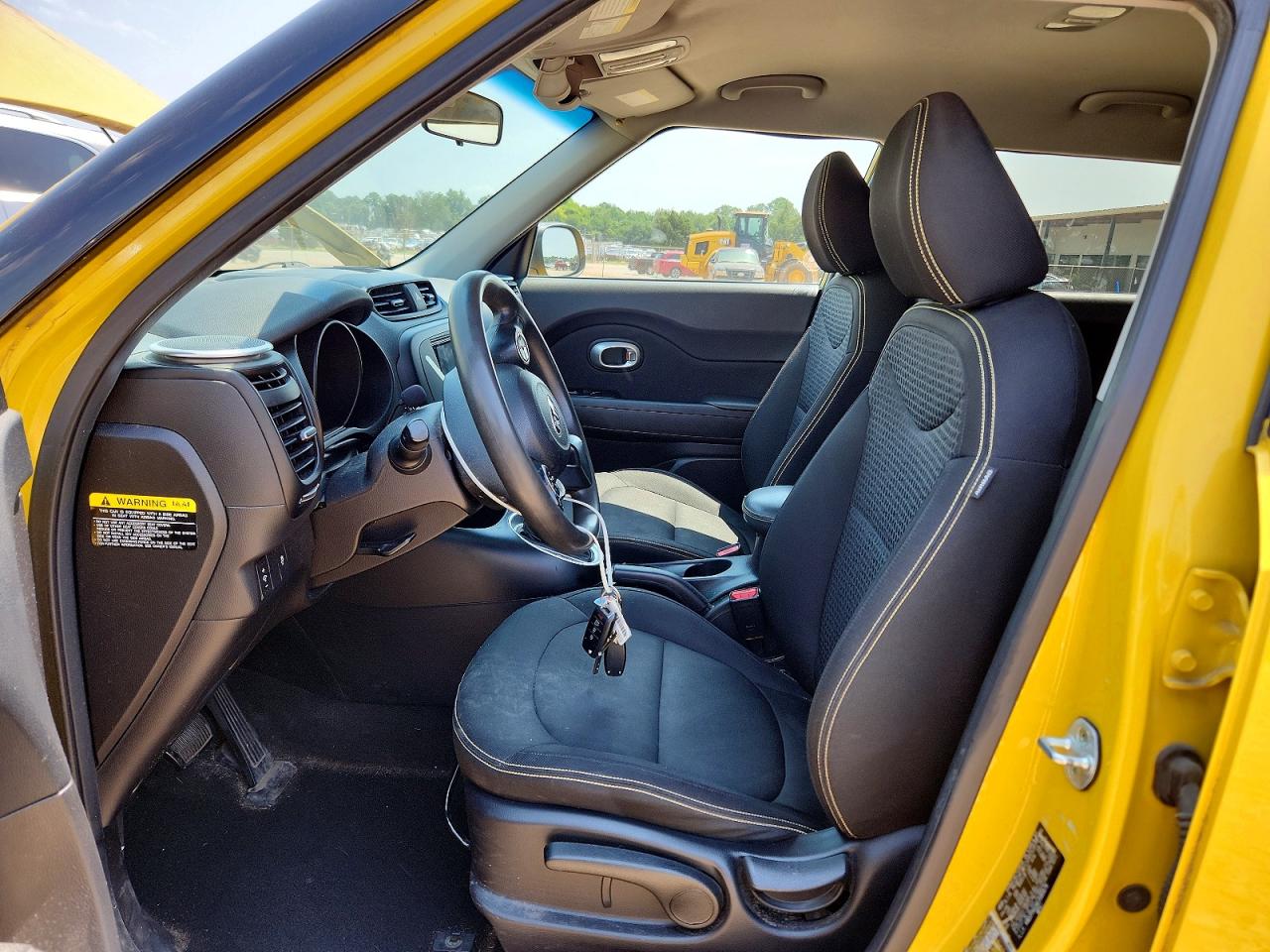 2014 Kia Soul + Yellow vin: KNDJP3A5XE7085679