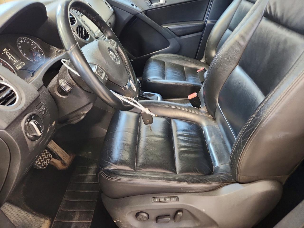 2011 Volkswagen Tiguan S Silver vin: WVGBV7AX4BW538730