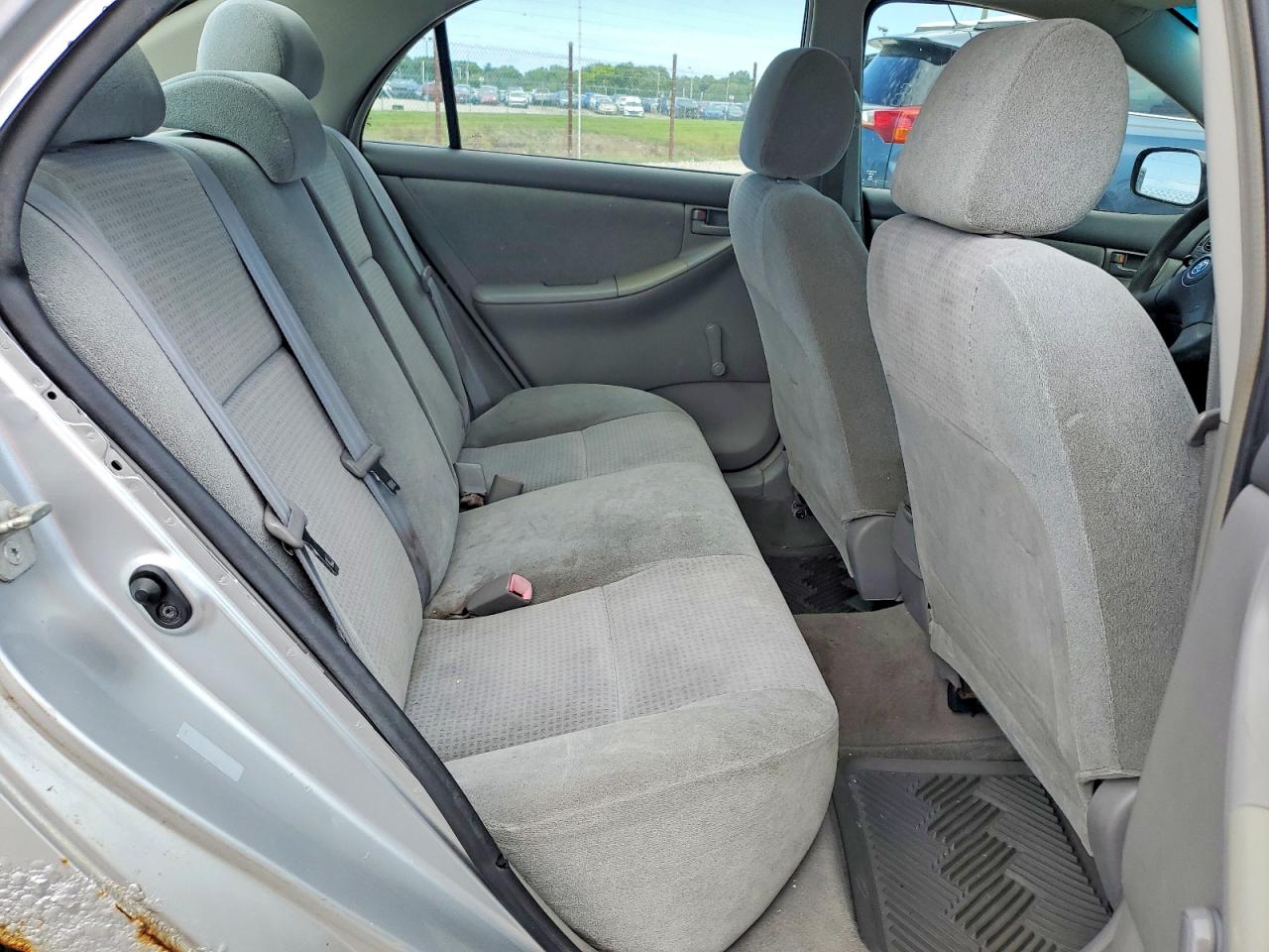 2008 Toyota Corolla Ce Silver vin: 1NXBR32EX8Z033063