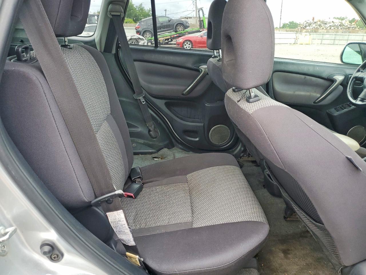 2005 Toyota Rav4 Base Silver vin: JTEHD20V156028954
