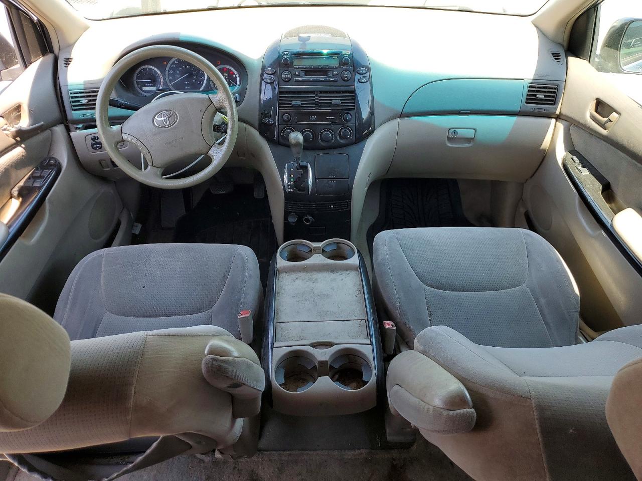 2004 Toyota Sienna Le 7 Passenger Blue vin: 5TDZA23C64S152339