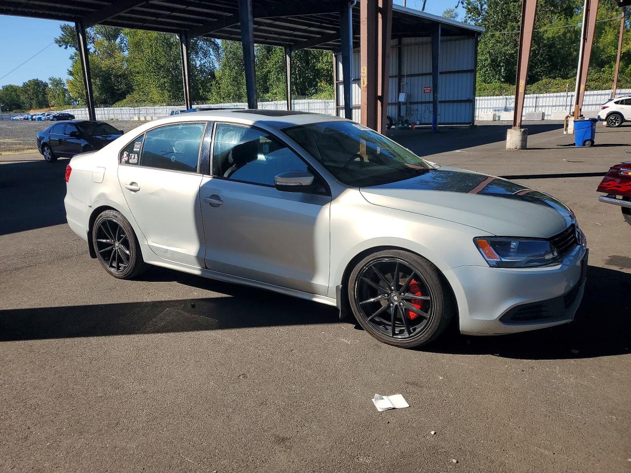 2011 Volkswagen Jetta Tdi Silver vin: 3VWLL7AJ4BM124368