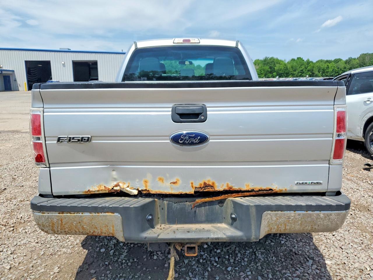 2014 Ford F150 Super Cab Silver vin: 1FTFX1EF2EFB58532