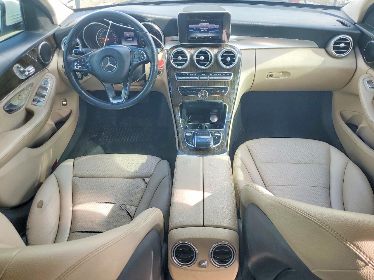 2015 Mercedes-benz C 300 4matic White vin: 55SWF4KB2FU077153