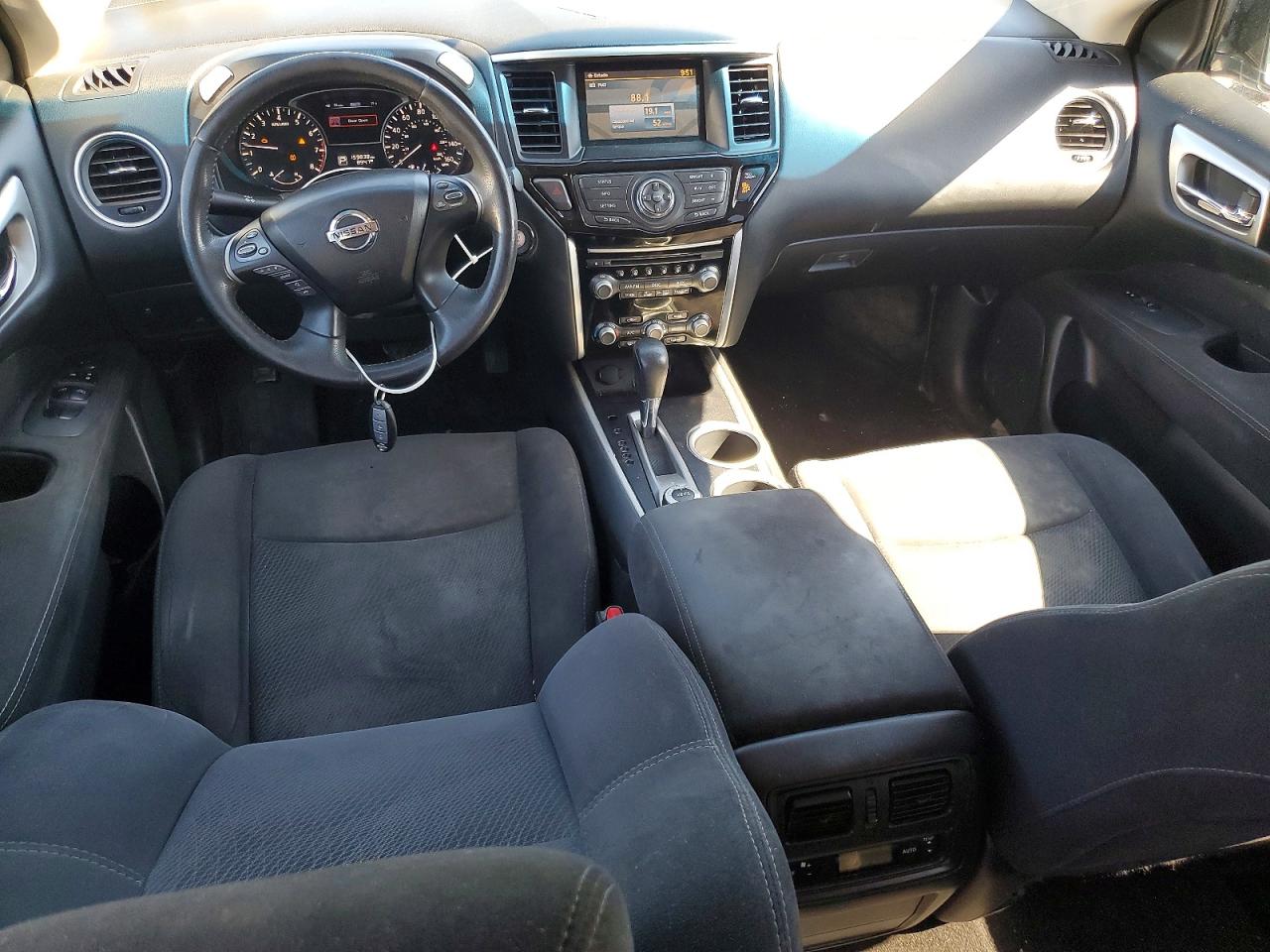 2013 Nissan Pathfinder S Silver vin: 5N1AR2MM1DC666156