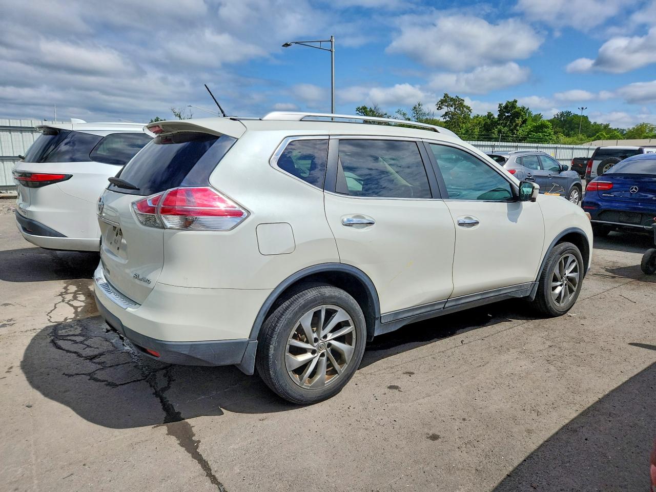 2015 Nissan Rogue Sl White vin: 5N1AT2MVXFC819341