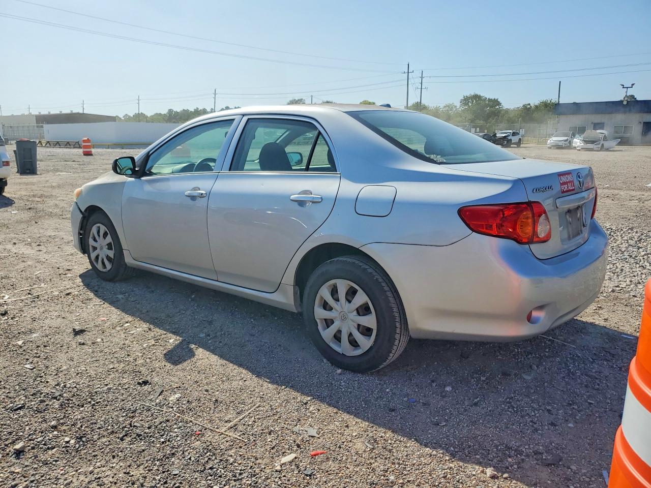 2009 Toyota Corolla Base Серебряный vin: JTDBL40E899044503