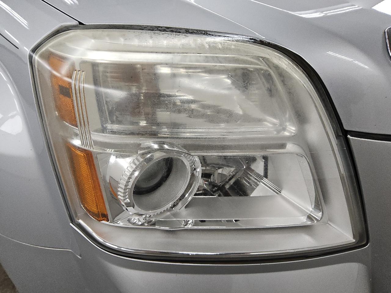 2014 Gmc Terrain Sle Silver vin: 2GKALREK3E6297942 Damage: Right Head Lamp, Faded, Repair Required