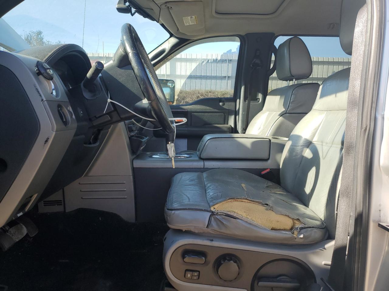 2006 Lincoln Mark Lt Gray vin: 5LTPW18596FJ16335