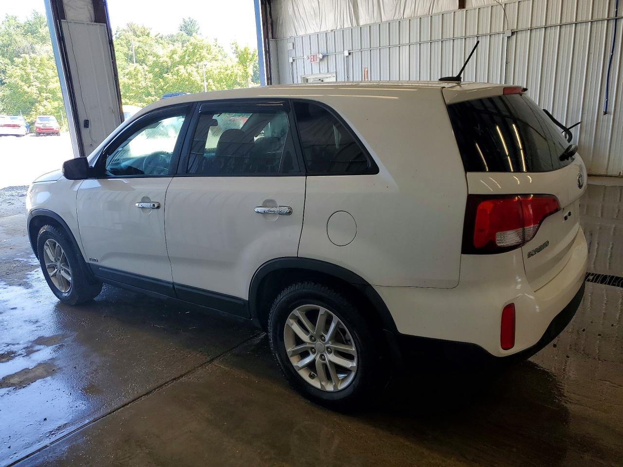2015 Kia Sorento Lx White vin: 5XYKTCA69FG639971