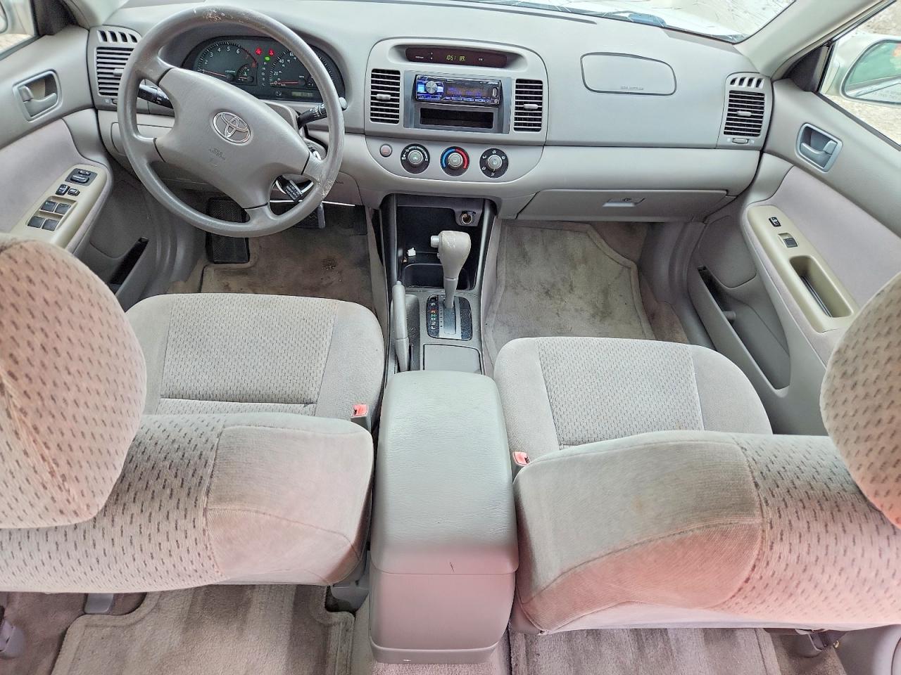 2002 Toyota Camry Le Silver vin: 4T1BE32K62U089428