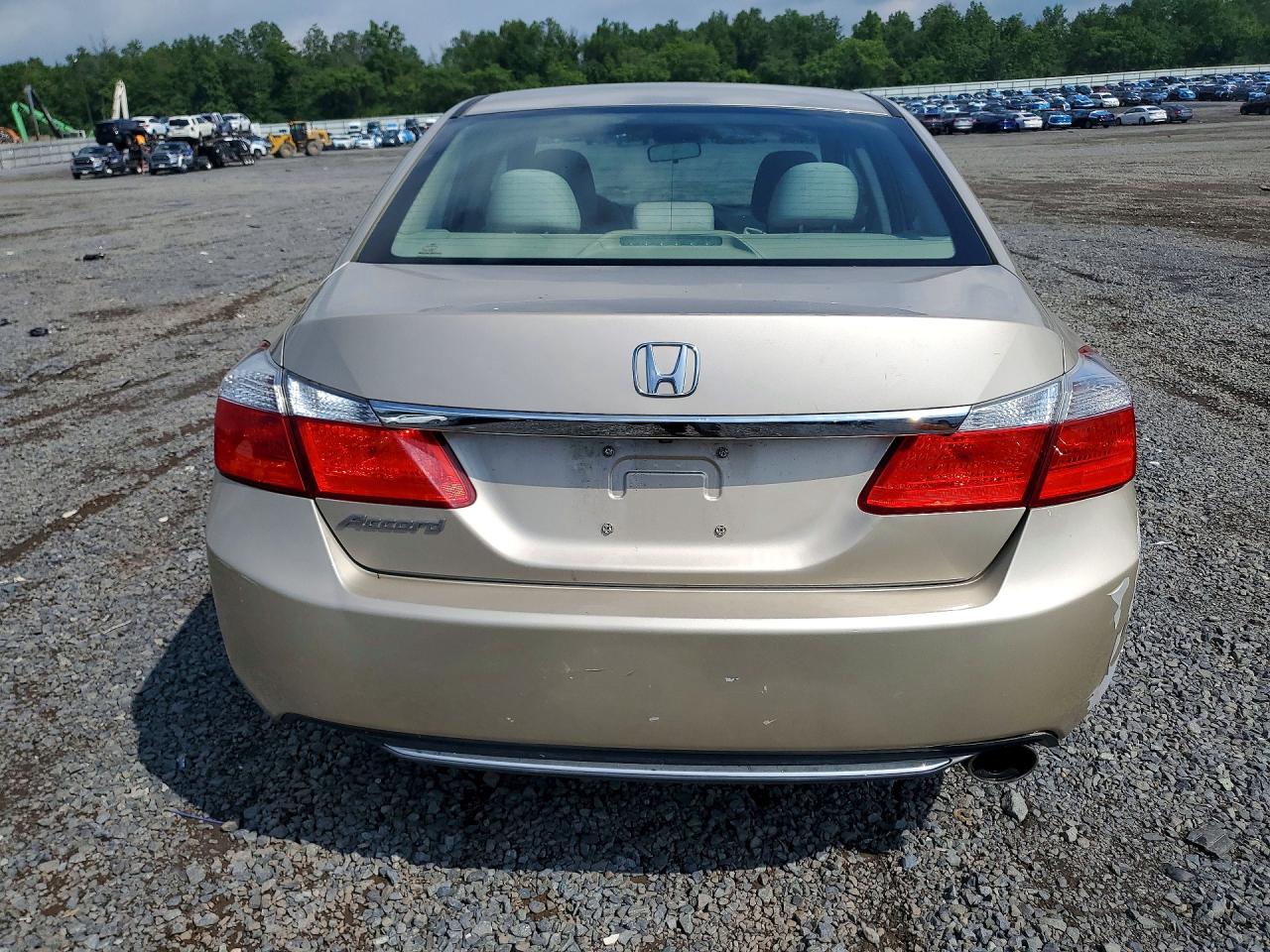 2015 Honda Accord Lx Gold vin: 1HGCR2F30FA076015