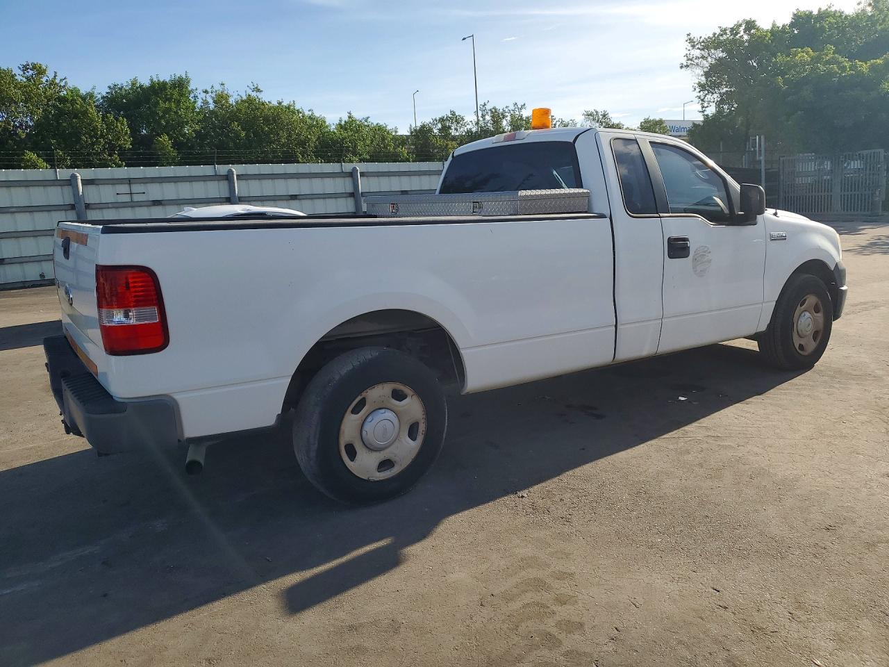 2008 Ford F150 White vin: 1FTRF12268KC11147