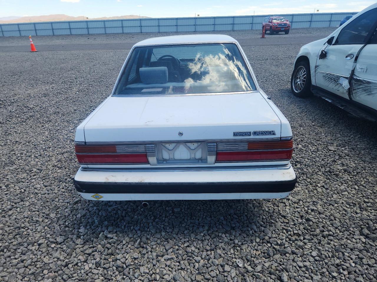 1986 Toyota Cressida Luxury White vin: JT2MX73E3G0058068