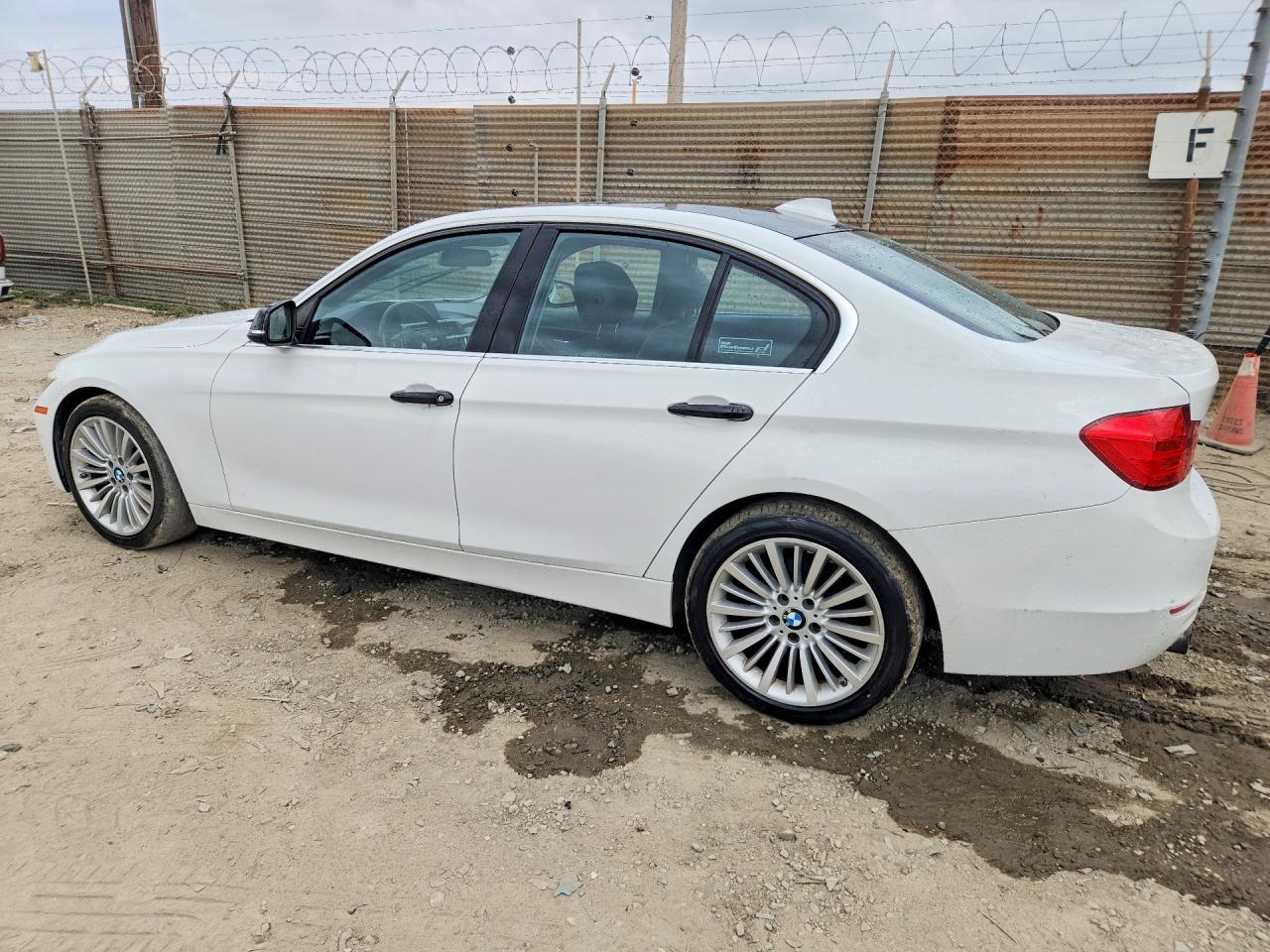 2012 Bmw 328 I Белый vin: WBA3A5C59CF257333