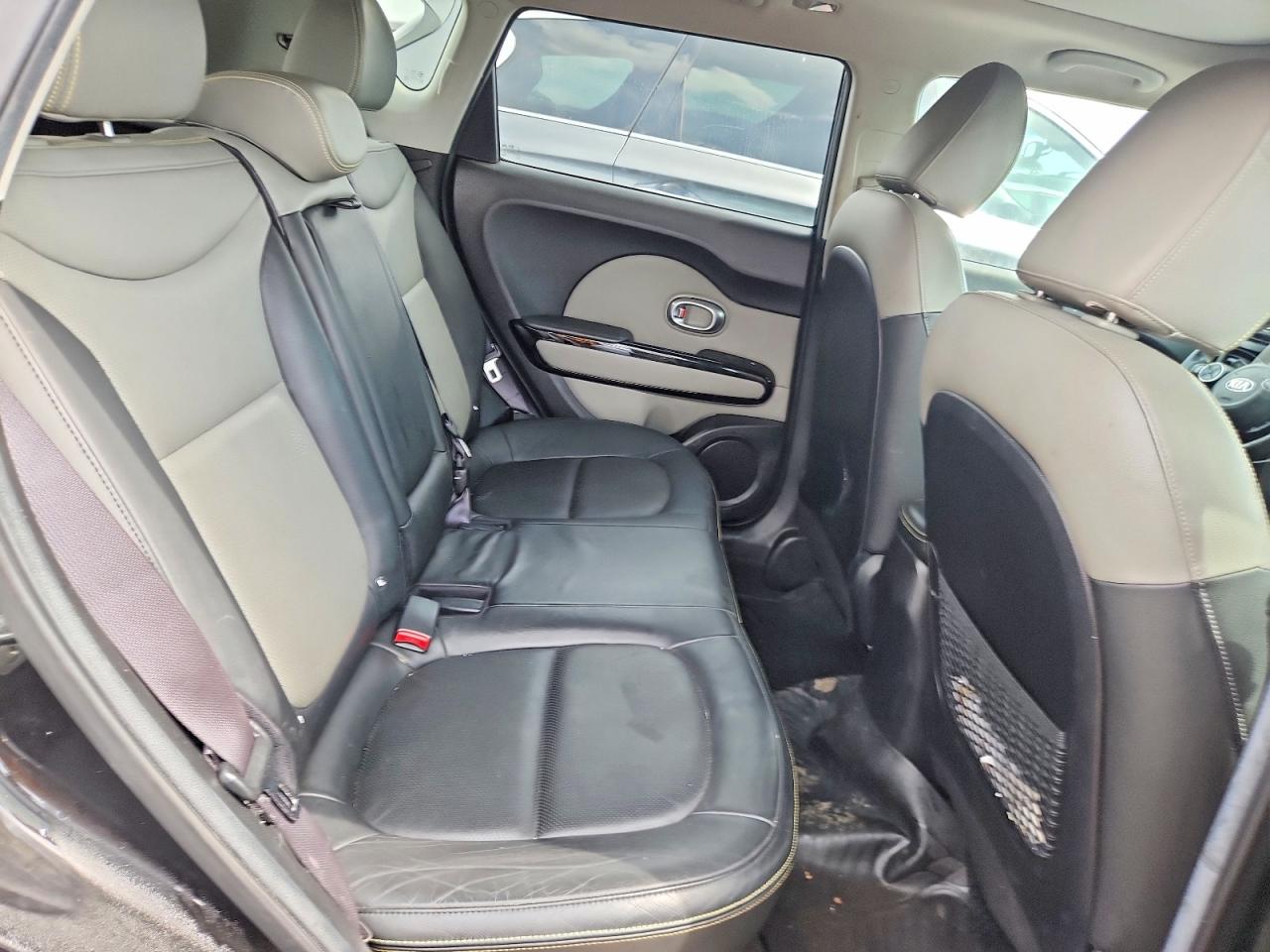2016 Kia Soul + Black vin: KNDJP3A53G7830016
